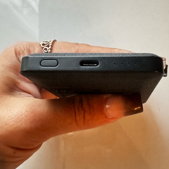 mophie snap+ MagSafe portable charger - Picture 3 of 4
